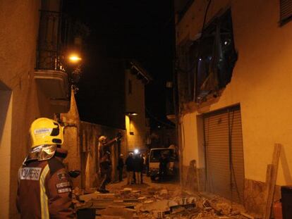 Un ferit greu i sis de lleus en una explosió en una casa a Llagostera