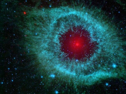 Imagen de la nebulosa Helix captada por el telescopio espacial infrarrojo, Spitzer.