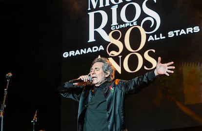 Un momento del concierto de Miguel Ríos en Granada para celebrar su 80º cumpleaños.