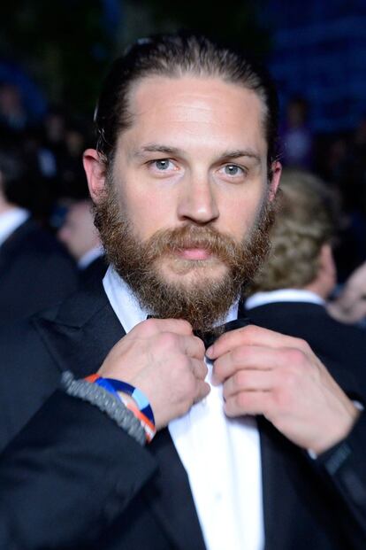 Hay poco que añadir al respecto del look de leñador hipster del actor Tom Hardy. Solo que es infalible.