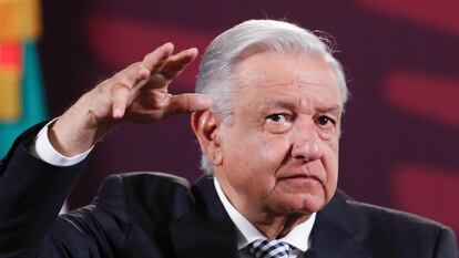 López Obrador habla en su conferencia matutina en Palacio Nacional, en Ciudad de México, este 24 de abril.