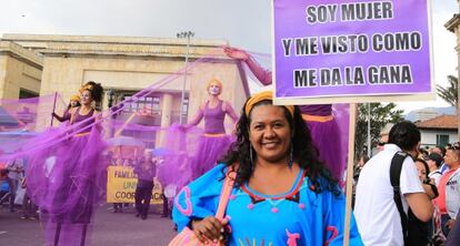 Marcha das mulheres em Bogotá.