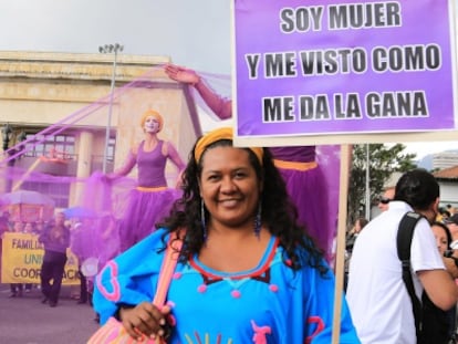 Marcha de mujeres en Bogot&aacute;.