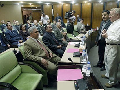El general retirado Jay Garner (derecha), el hombre designado por EE UU para la reconstrucción de Irak.