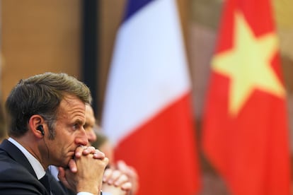 Emmanuel Macron, durante su viaje a Vietnam este lunes.  