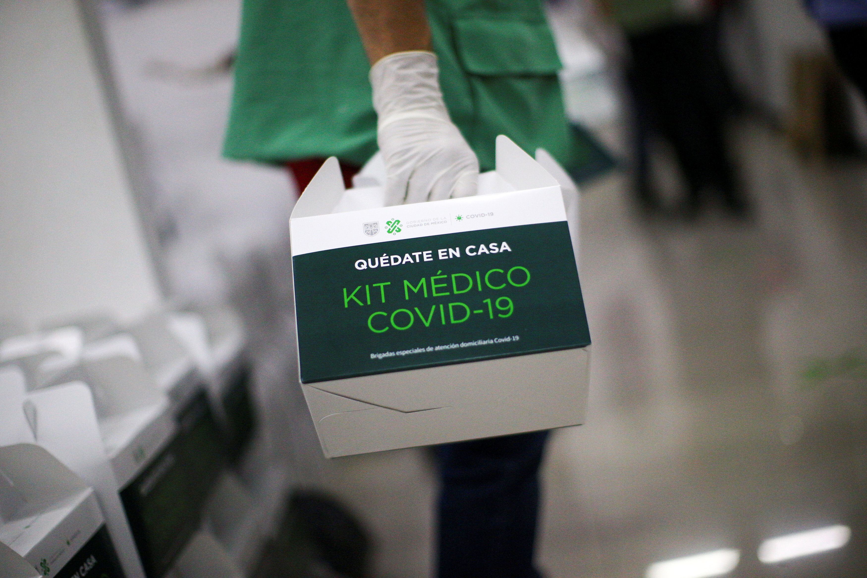 El kit médico repartido por el Gobierno de Ciudad de México, en abril de 2020.