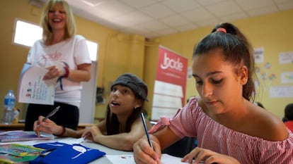 Más de 17.000 personas, la mayoría niños o jóvenes en riesgo o situación de pobreza, serán las beneficiarias de las ayudas que la Obra Social La Caixa ha concedido este año a través de 28 proyectos sociales impulsados por entidades de toda Catalunya
 
 CATALUÑA ESPAÑA EUROPA BARCELONA SOCIEDAD
 OBRA SOCIAL LA CAIXA
 