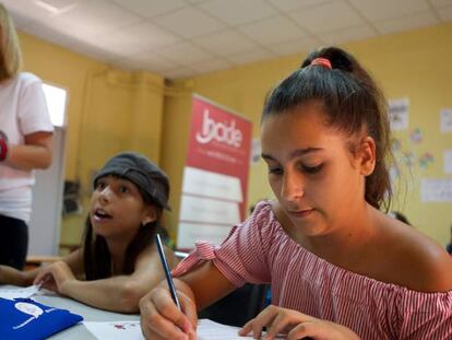 Más de 17.000 personas, la mayoría niños o jóvenes en riesgo o situación de pobreza, serán las beneficiarias de las ayudas que la Obra Social La Caixa ha concedido este año a través de 28 proyectos sociales impulsados por entidades de toda Catalunya
 
 CATALUÑA ESPAÑA EUROPA BARCELONA SOCIEDAD
 OBRA SOCIAL LA CAIXA
 