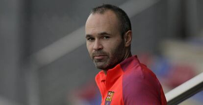 Iniesta, ayer, antes de empezar el entrenamiento.