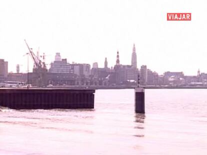 Una ciudad que siempre parece estar de moda. Desde el siglo XVI, cuando se convirtió en importante puerto mercante, hasta nuestros días, pasando por Rubens, el Club del Diamante y 'Los seis de Amberes'