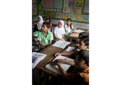 Desde el 2012, las escuelas de Educo para niños trabajadores siguen el curriculo oficial y, gracias a un acuerdo con el Gobierno, sus alumnos se pueden presentar al examen oficial para obtener el título de primaria. "El 100% de nuestros estudiantes aprueba", asegura el responsable de este programa de la ONG en Bangladesh, Abdus Shahid Mahmood.