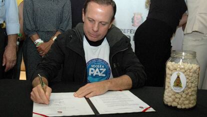 Jo&atilde;o Doria, en el momento de anunciar el Allimento