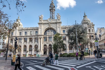 El edificio de Correos, en la plaza del Ayuntamiento de Valencia.