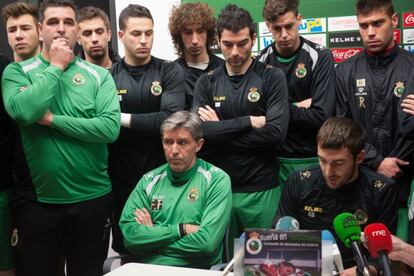 Racing players and staff announcing their decision to boycott Thursday&#039;s match against Real Sociedad.  