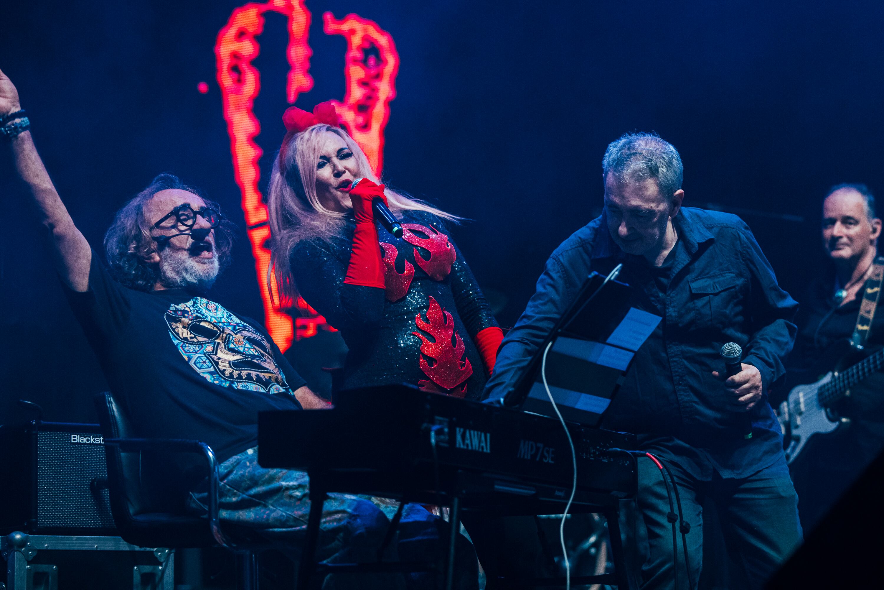 Teo Cardalda, Silvia Superstar, Miguel Costas y Luis García durante el homenaje a Golpes Bajos.
