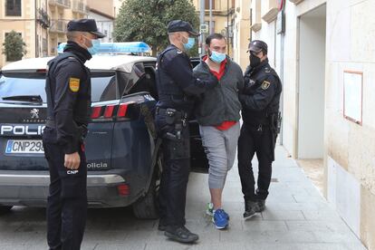 Pedro Lozano Jiménez, conocido como el Rambo de Requena, en marzo de 2022, a su llegada a un juicio en Teruel.