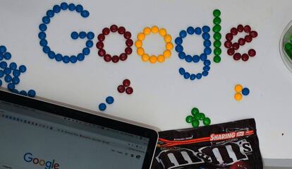 Logo de Google con caramelos