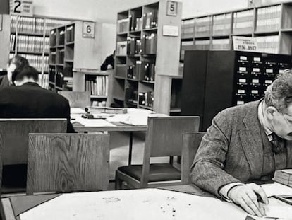 Walter Benjamin, en la Biblioteca Nacional de Francia en París en 1939.