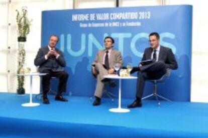 Jos&eacute; Luis Fern&aacute;ndez, Alberto Dur&aacute;n y Fernando Ria&ntilde;o, durante la presentaci&oacute;n del informe Juntos.