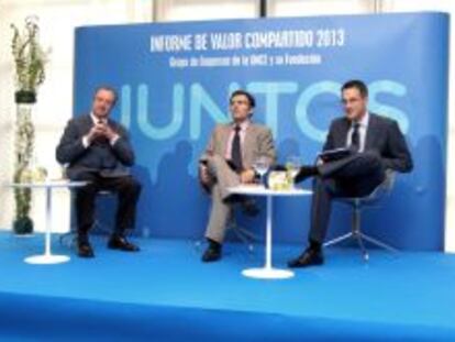 Jos&eacute; Luis Fern&aacute;ndez, Alberto Dur&aacute;n y Fernando Ria&ntilde;o, durante la presentaci&oacute;n del informe Juntos.