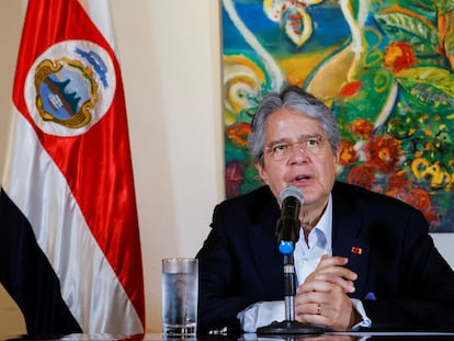 Guillermo Lasso, en una reunión este miércoles en Costa Rica.