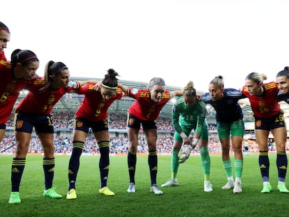 Las jugadoras de España antes del partido contra Inglaterra en la Eurocopa de junio.