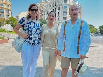 Margarita Zavala, Sandra Cuevas y Felipe Calderón, en Madrid (España).