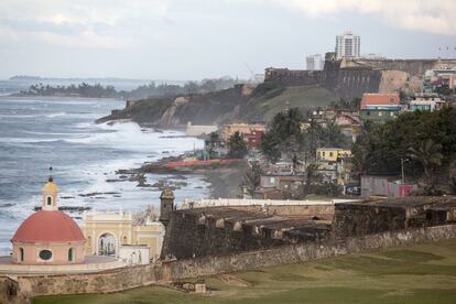 Vista del Viejo San Juan desde el castillo de El Morro en Puerto Rico. 