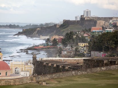 Vista del Viejo San Juan desde el castillo de El Morro en Puerto Rico. 