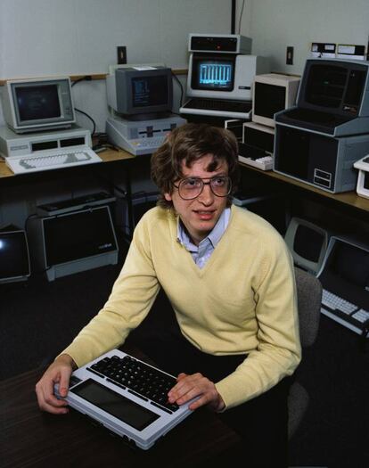 Bill Gates (1955, EE.UU) tenía 21 años cuando fundó, junto a Paul Allen, Microsoft. La empresa de software, que surgió en 1975, ha convertido a Gates en el hombre más rico del mundo, con una fortuna de 82.600 millones de dólares (77.698 de euros). Dinero que, en buena medida, dona para el desarrollo de países africanos.