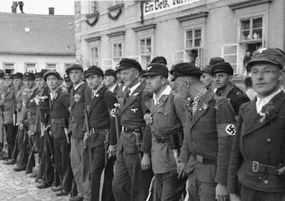 Volksdeutsche de los Sudetendeutsches Freikorps en Checoslovaquia (1938).