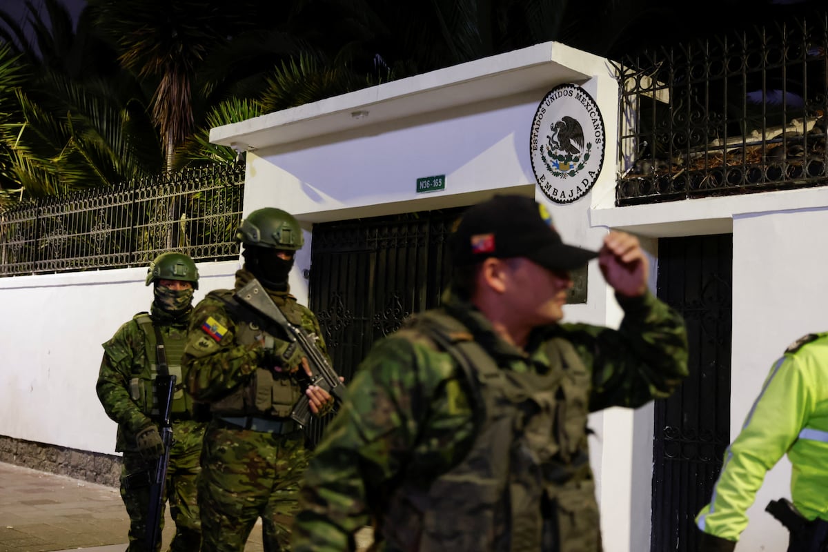 América Latina condena el asalto policial a la embajada mexicana en Ecuador  | Internacional | EL PAÍS