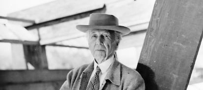 Frank Lloyd Wright en su casa de Arizona, Taliesin West.