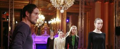 Josep Font antes de un desfile en París en 2007.