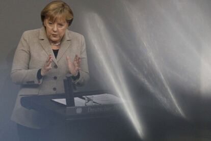 La canciller Angela Merkel, ayer durante su intervención en el Parlamento federal alemán (Bundestag).