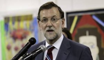 El presidente del Gobierno, Mariano Rajoy, ha asegurado hoy que sin la reforma elctrica que ha aprobado el Ejecutivo se hubiera propinado la "mayor bofetada que se puede dar a la competitividad de cualquier industria". EFE/Archivo