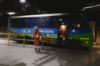 El Teniente has 104 100% electric buses that take miners to their jobs.