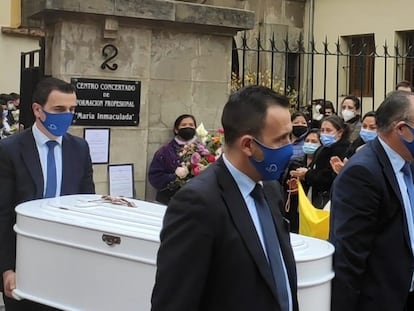 Funeral de Erika Yunga, la niña de 14 años asesinada en Oviedo la semana pasada.