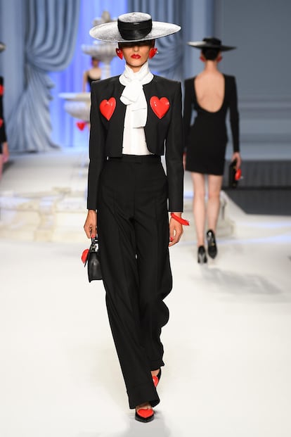 smag-moschino-s23-002