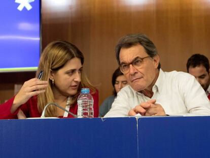 Marta Pascal, junto Artur Mas, durante el consell nacional del PDeCAT.