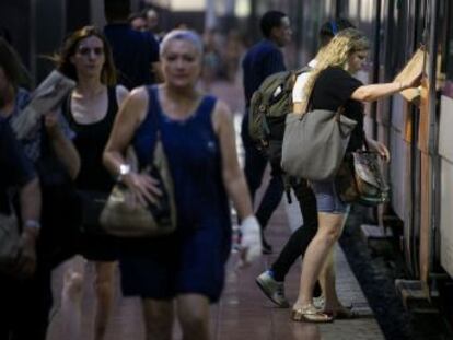 Los fuertes servicios mínimos impuestos por Fomento garantizan la normalidad en la operación salida