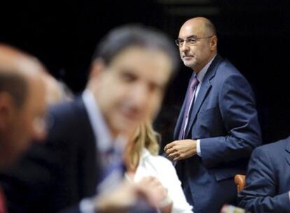 Comparecencia de Rodolfo Ares, consejero vasco de Interior, ayer en el Parlamento de Vitoria.