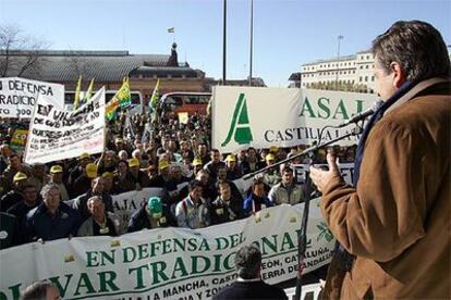 Manifestación de ayer en Madrid frente al ministerio de Agricultura.