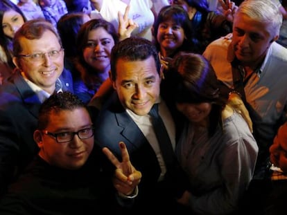 El candidato presidencial Jimmy Morales, en su casa de campaña.