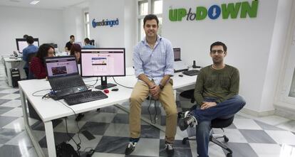 Luis Hern&aacute;ndez (i) y Jos&eacute; Dom&iacute;nguez (d), creadores de la empresa de descargas Uptodown.