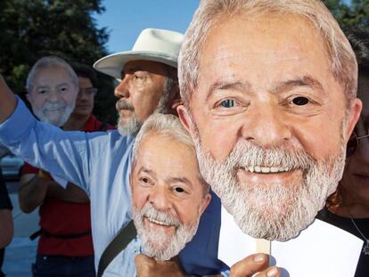 Manifestantes em uma marcha a favor da candidatura de Lula.