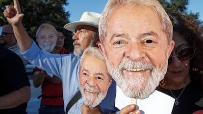 Manifestantes em uma marcha a favor da candidatura de Lula.