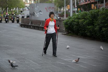 Primeros paseos en una de las etapas del desconfinamiento en Barcelona.