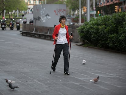 Primeros paseos en una de las etapas del desconfinamiento en Barcelona.