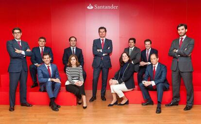 Equipo de préstamos sindicados de Santander. De izquierda a derecha: Pablo Trueba, Antonio Pérez, Álvaro Baíllo, Unai Parra, Virginia Marí, Antonio García Méndez, Maite Cordón, Julio Ruiz de Alda, Daniel Machuca, Salvador Viada y Jorge Lozano.